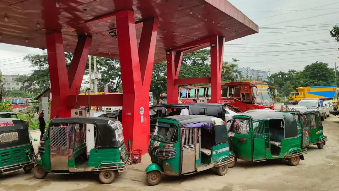 সিএনজি ফিলিং স্টেশন ২৪ ঘণ্টা খোলা রাখার দাবি