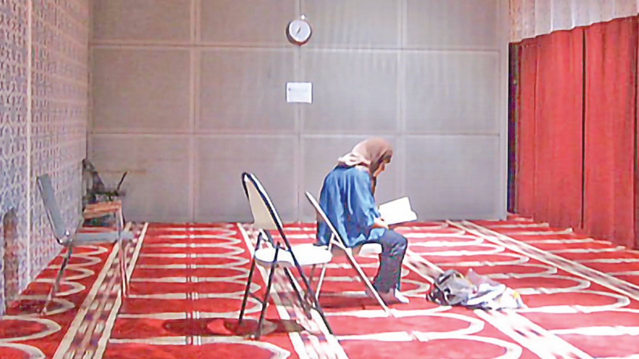 গুরুত্বপূর্ণ স্থানে নারীদের নামাজের ব্যবস্থা করা হোক