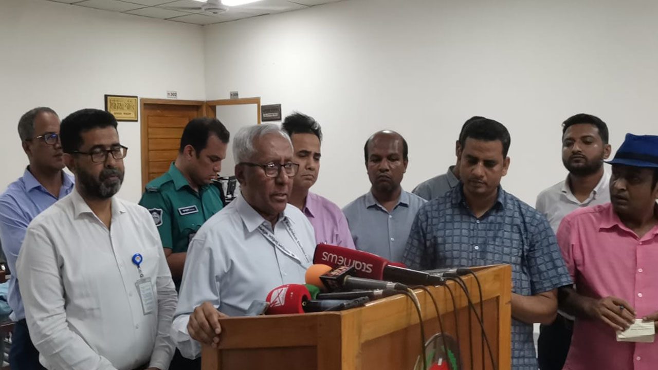 সেপ্টেম্বরের মধ্যে ভোটের উপকরণ কিনতে চায় ইসি