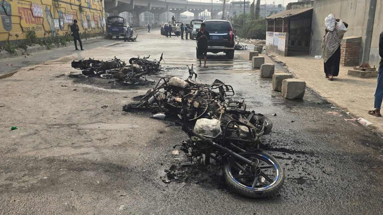 স্বেচ্ছাসেবক-ছাত্রদলের সংঘর্ষে গুলিবিদ্ধ ২