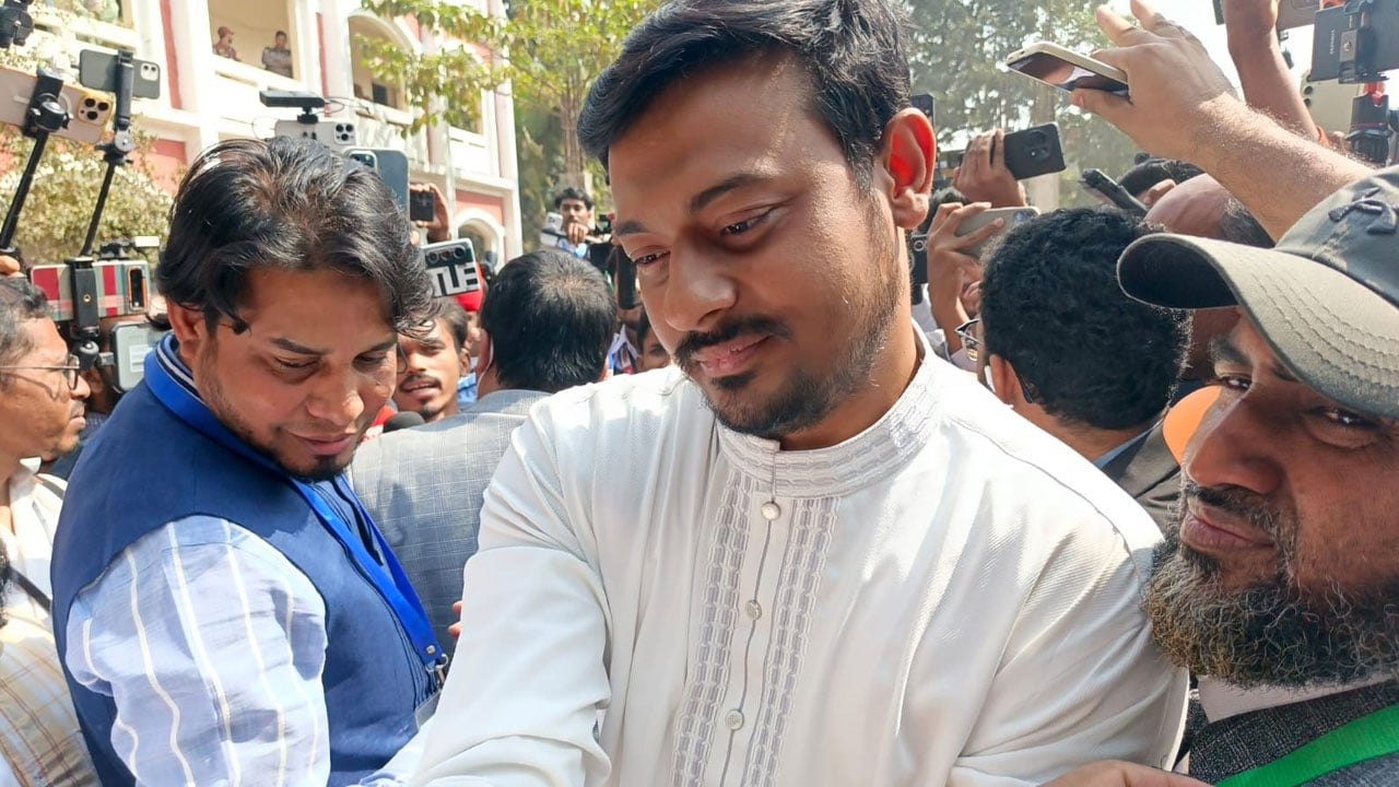 মির্জা আব্বাস মহিলা কলেজ কেন্দ্রে এজেন্ট প্রবেশে বাধা, দাবি নাসীরুদ্দীন পাটওয়ারীর