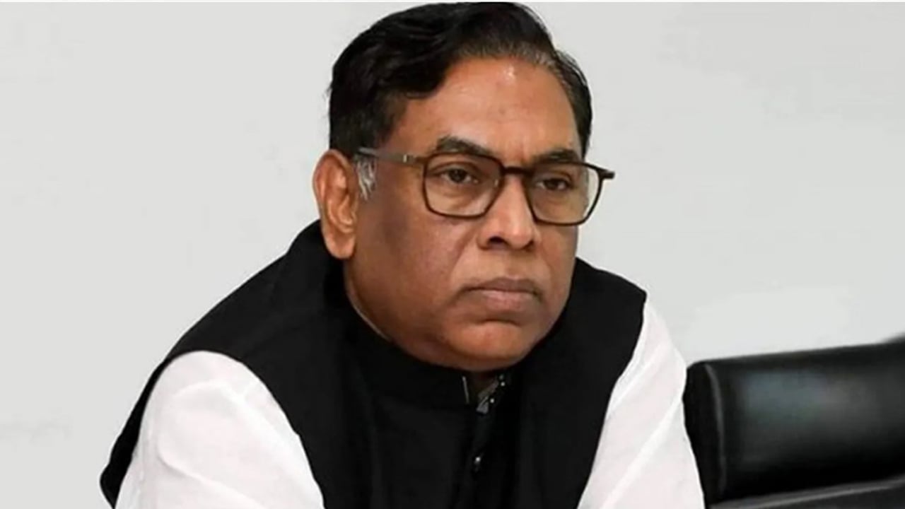 পরিবারসহ নসরুল হামিদ বিপুর আয়কর নথি জব্দ