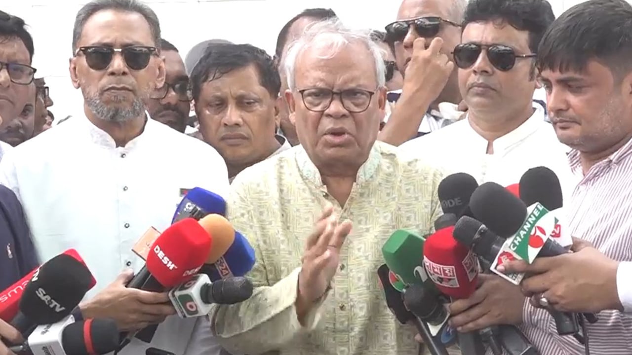 নতুন ইস্যু তৈরি করে বিভ্রান্তি ছড়ানোর চেষ্টা চলছে: রিজভী
