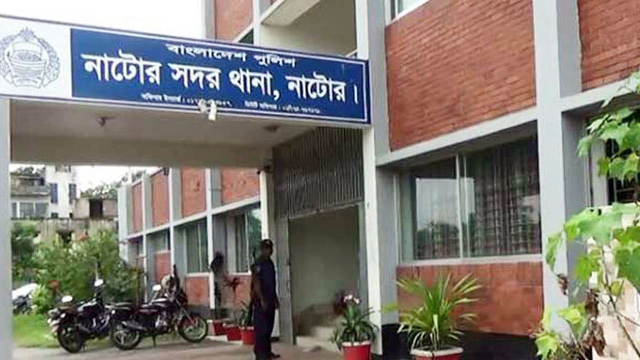 নাটোরে ট্রাক চাপায় মোটরসাইকেল আরোহী নিহত