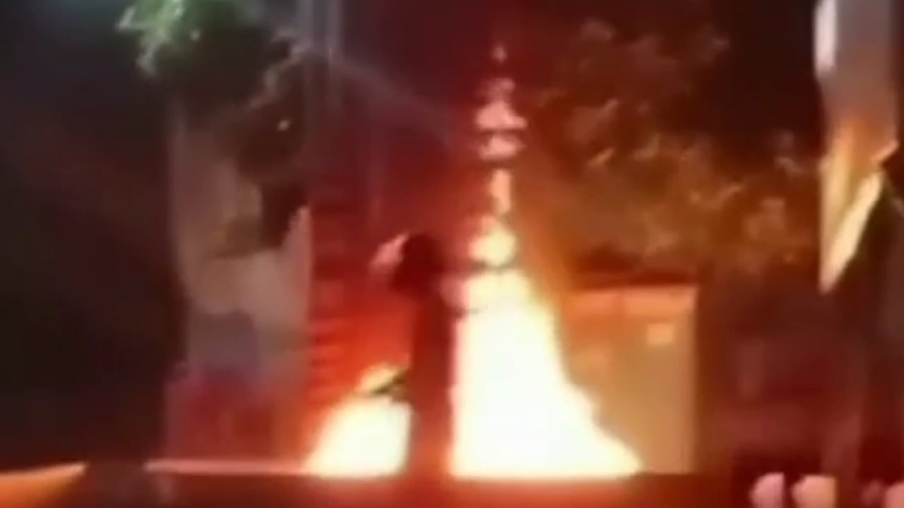 নেত্রকোণায় জুলাই স্মৃতিস্তম্ভে আগুন, ভিডিও ভাইরাল