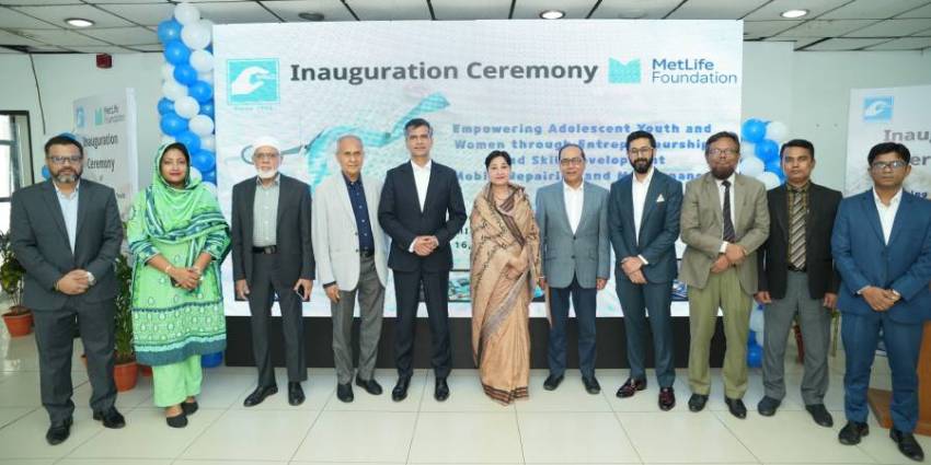 মোবাইল ফোন মেরামত ও উদ্যোক্তা উন্নয়নে ৫০০ তরুণকে প্রশিক্ষণ