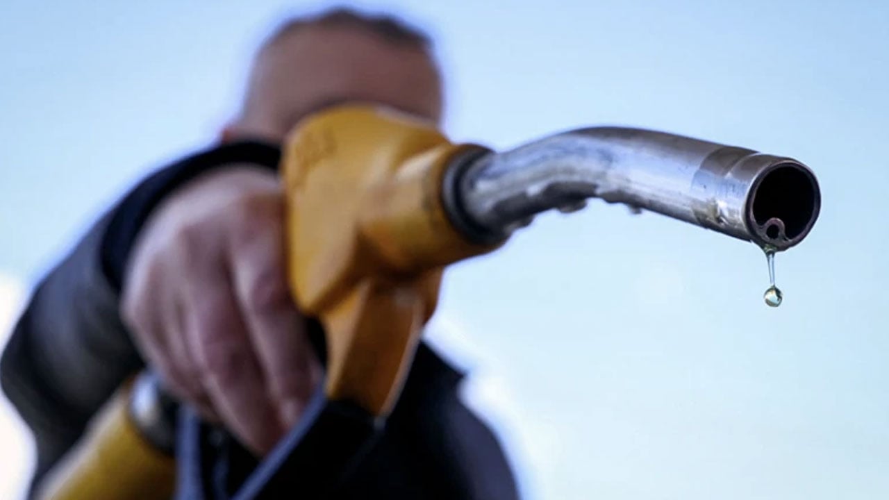 তেলের দাম ফের ১০০ ডলারের উপরে