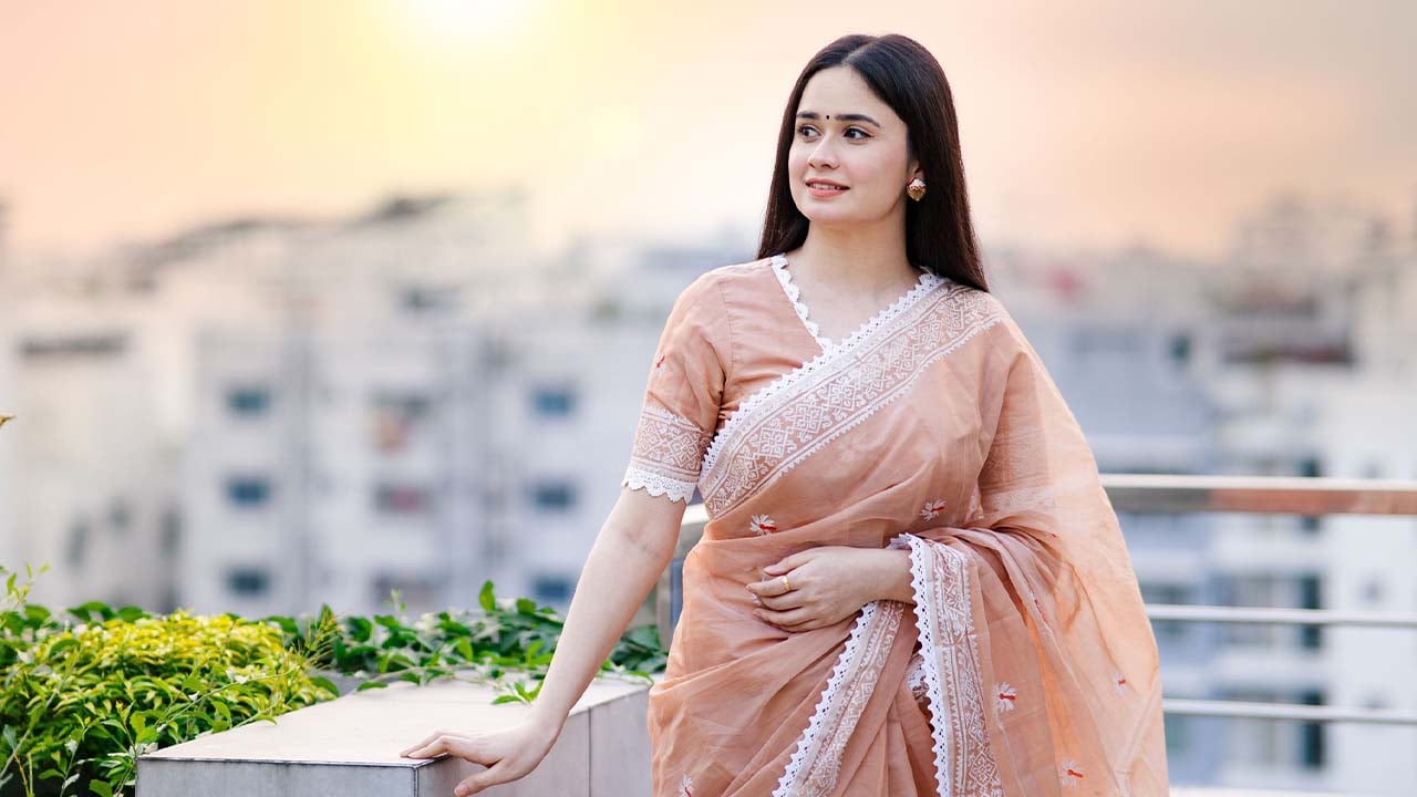 ওটিটিতে আসছে ঐশীর ‘নূর’