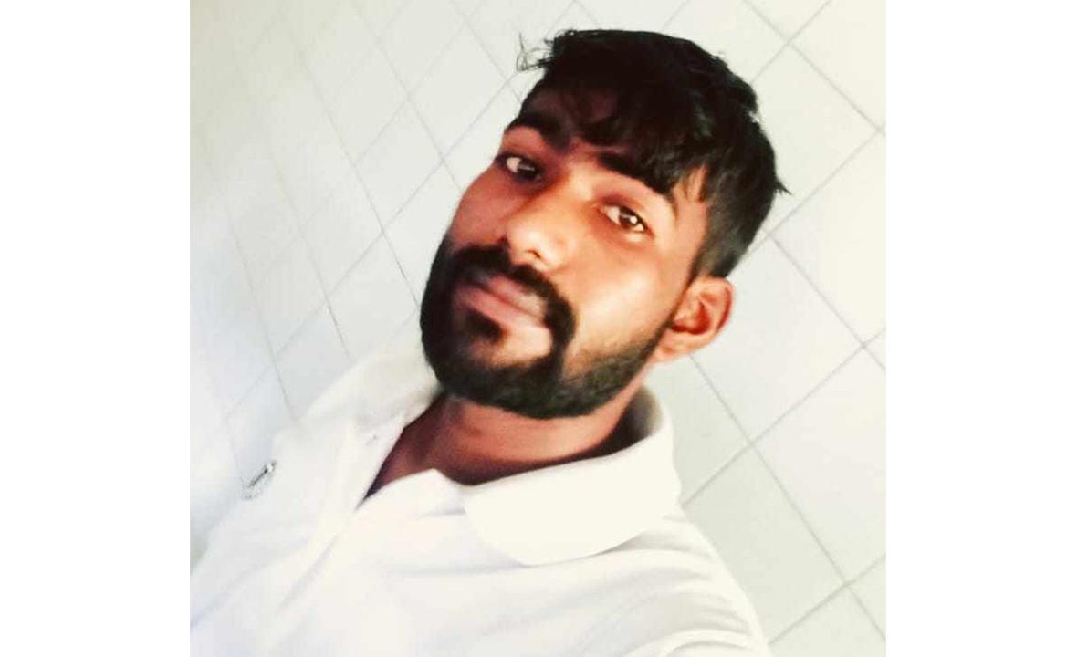 মাকে বিদায় দিয়ে মিছিলে যান আবদুল মজিদ