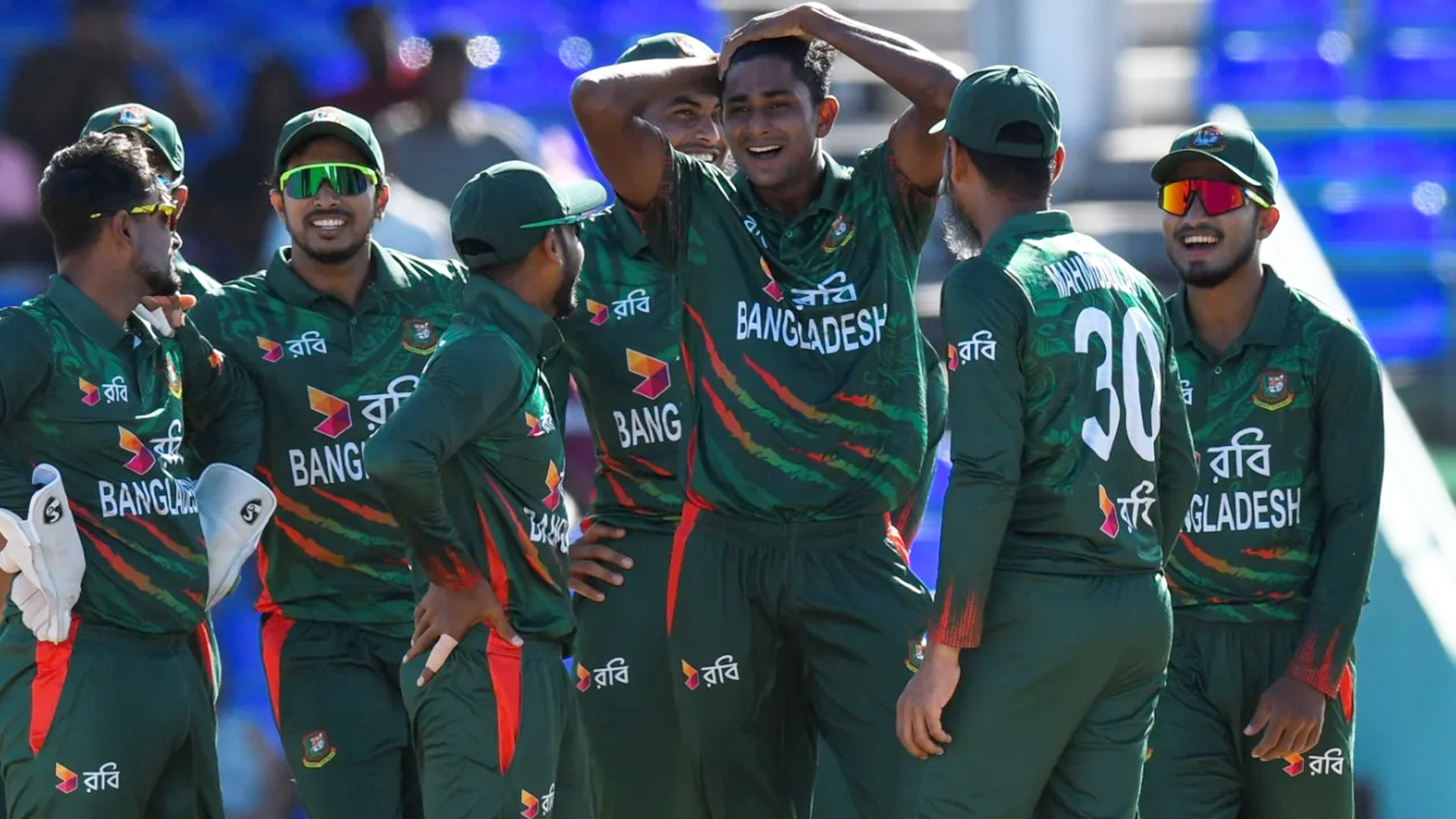 বাংলাদেশকে স্বপ্ন দেখাচ্ছেন তরুণ পেসাররা