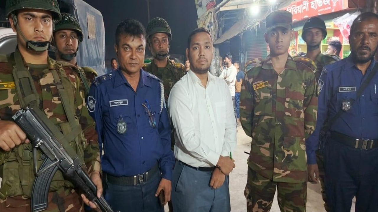 আড়াইহাজারে যৌথ বাহিনীর অভিযান, একজনকে জরিমানা