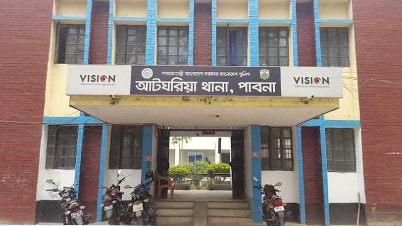স্ত্রীর চিৎকার, চোর ধরতে গিয়ে প্রাণ হারালেন স্বামী