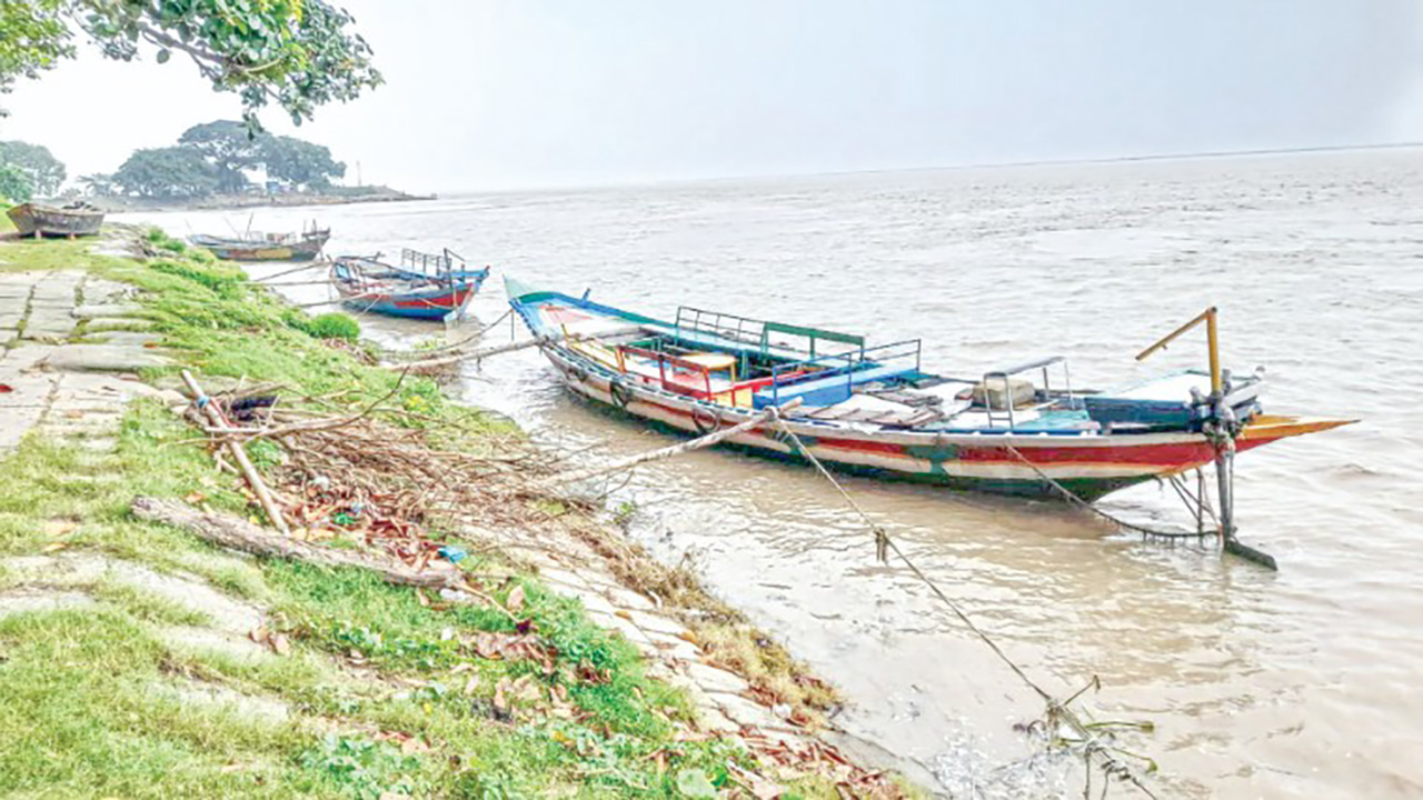 ভারতের পানিতে টইটম্বুর পদ্মা, তিন মাসেই শুকিয়ে কাঠ হবে