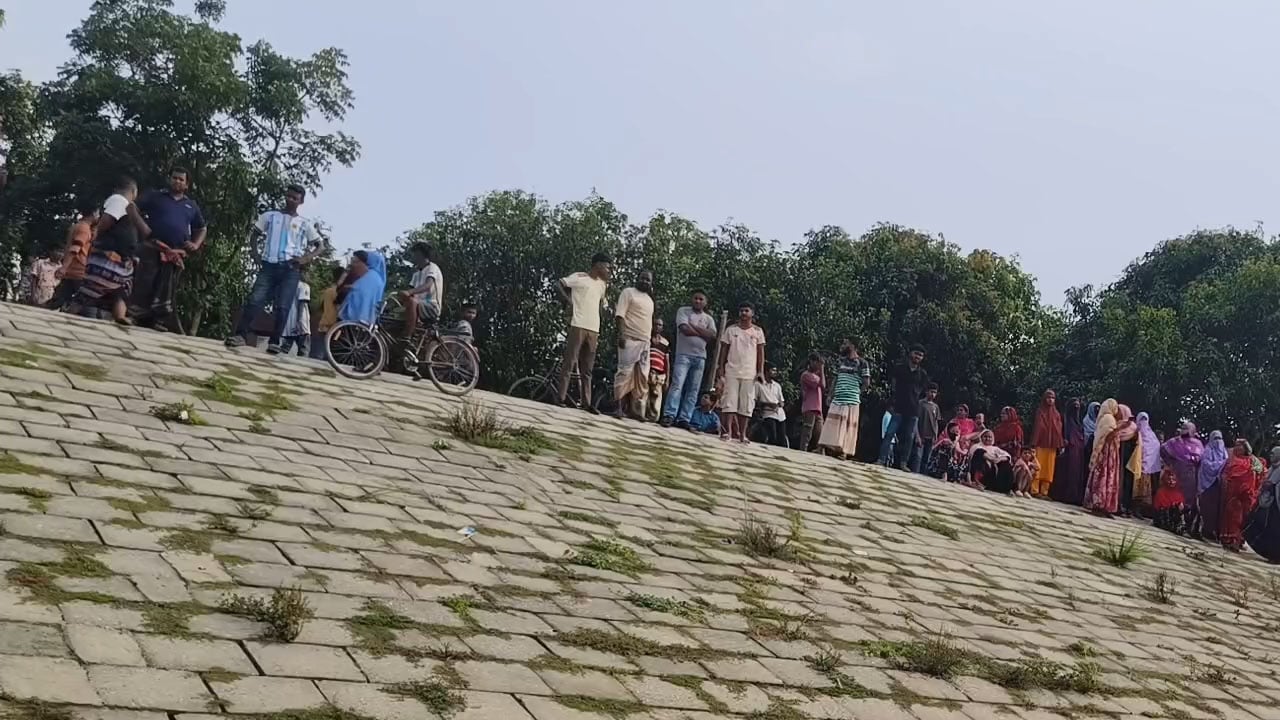 পদ্মায় গোসল করতে নেমে দুই শিক্ষার্থীসহ তিনজন নিখোঁজ