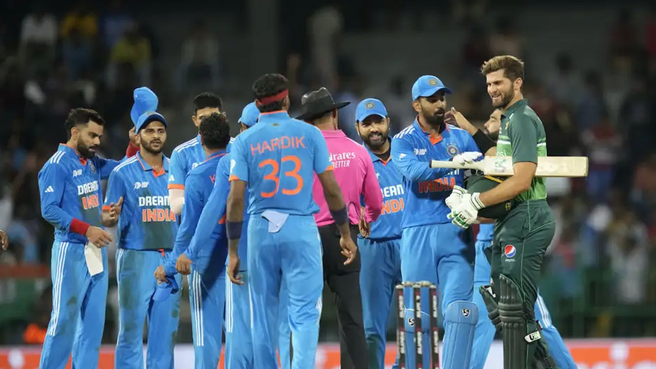 পাকিস্তানের কাছে নিজেদের পরাজয় কামনা ভারতের সাবেক ক্রিকেটারের