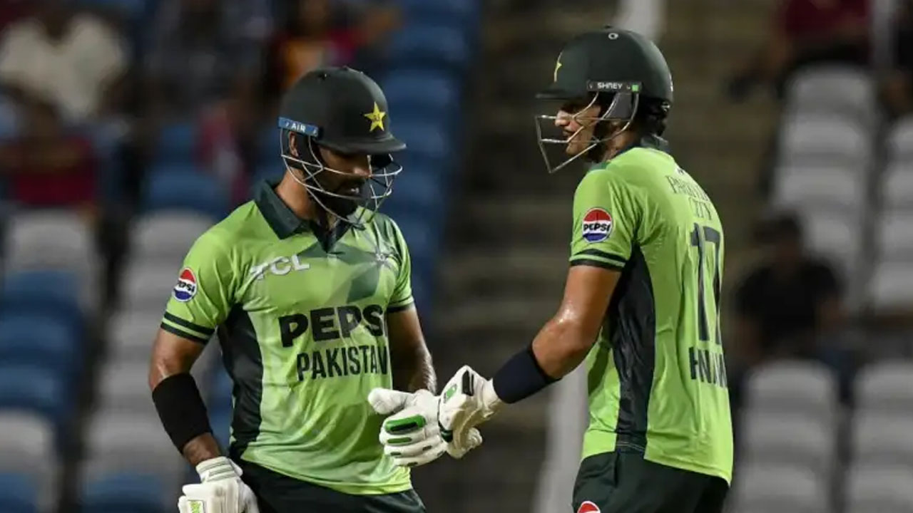 অভিষিক্ত নাওয়াজের ব্যাটে জিতল পাকিস্তান