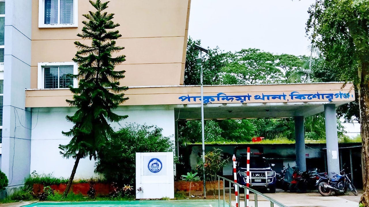 ফুটবল খেলাকে কেন্দ্র করে পুরুষশূন্য দুই গ্রাম, মামলায় আসামি ৩৯