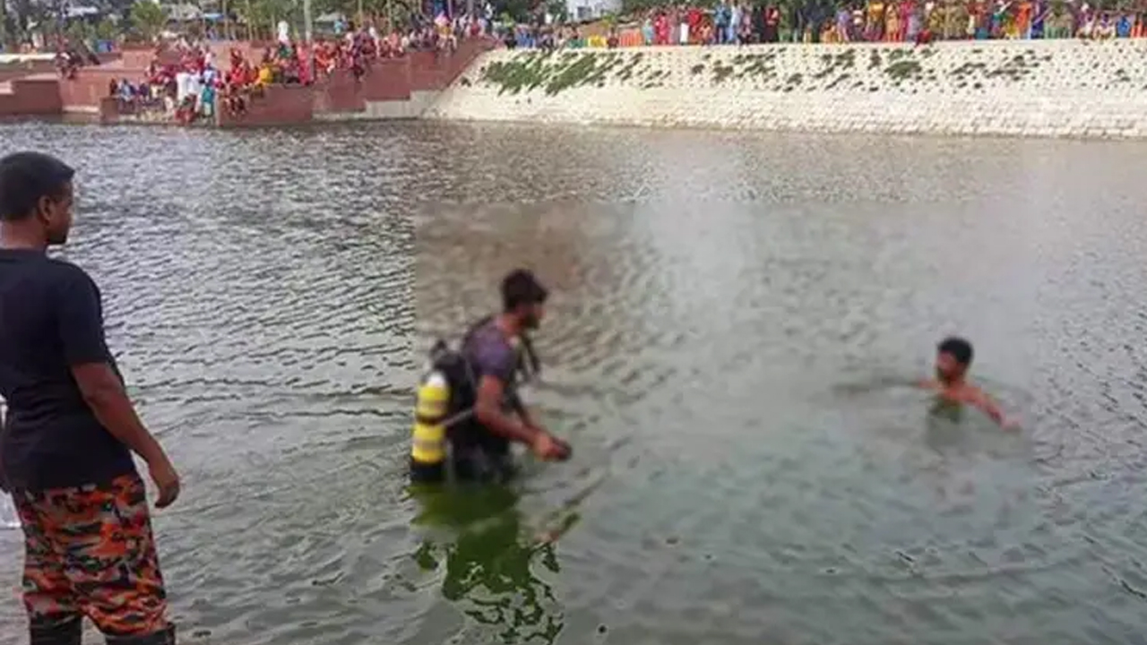 শীতলক্ষ্যায় গোসলে নেমে লাশ হলেন ২ বন্ধু