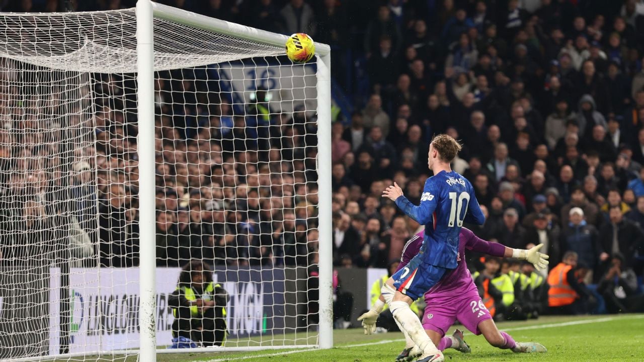 জয়ের দুয়ারে গিয়েও থামল চেলসি, বাঁচল ম্যানইউ