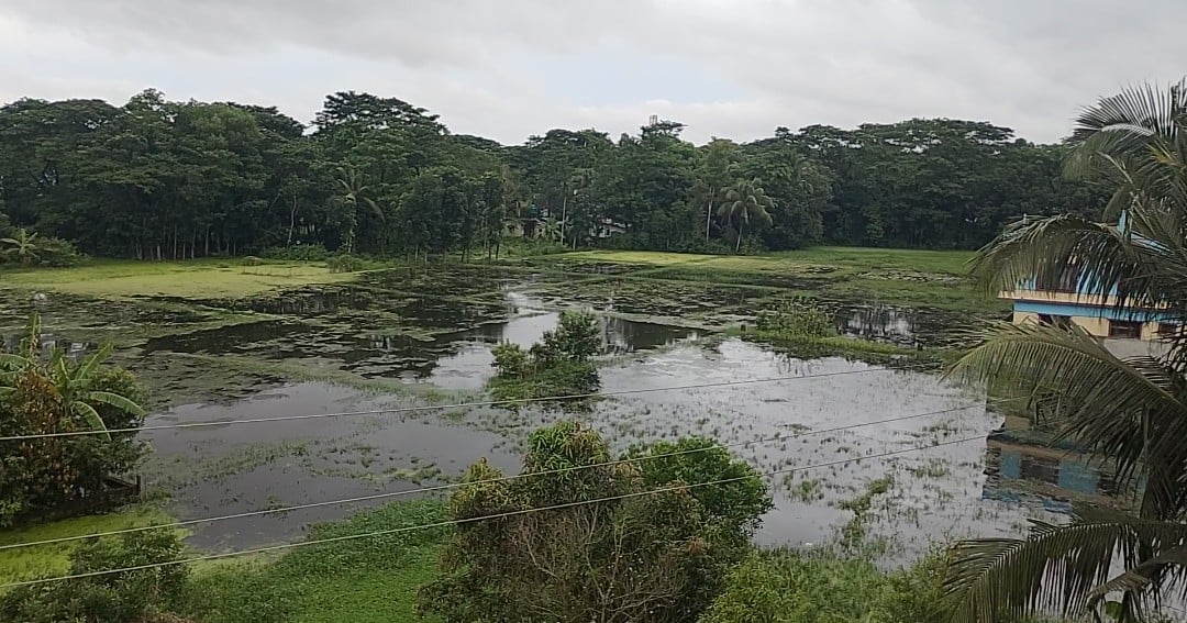 পানি নিষ্কাশনের পথ বন্ধ, পটিয়ায় পানিবন্দি ২০০ পরিবার