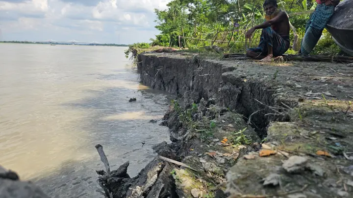 দুমকিতে থামছে না পায়রার ভাঙন