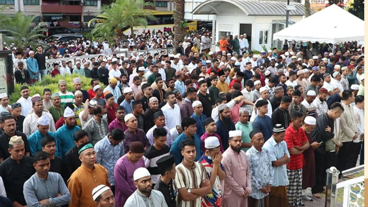 মালয়েশিয়ায় ভ্রাতৃত্ব ও ভালোবাসায়  প্রবাসীদের ঈদ উদযাপন