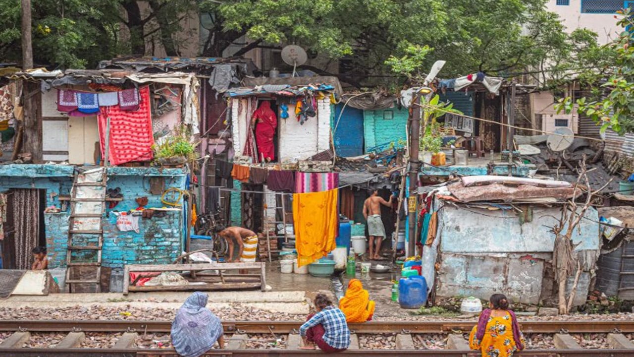 বৃহত্তম অর্থনীতির শীর্ষ পাঁচ থেকে ছিটকে গেল ভারত