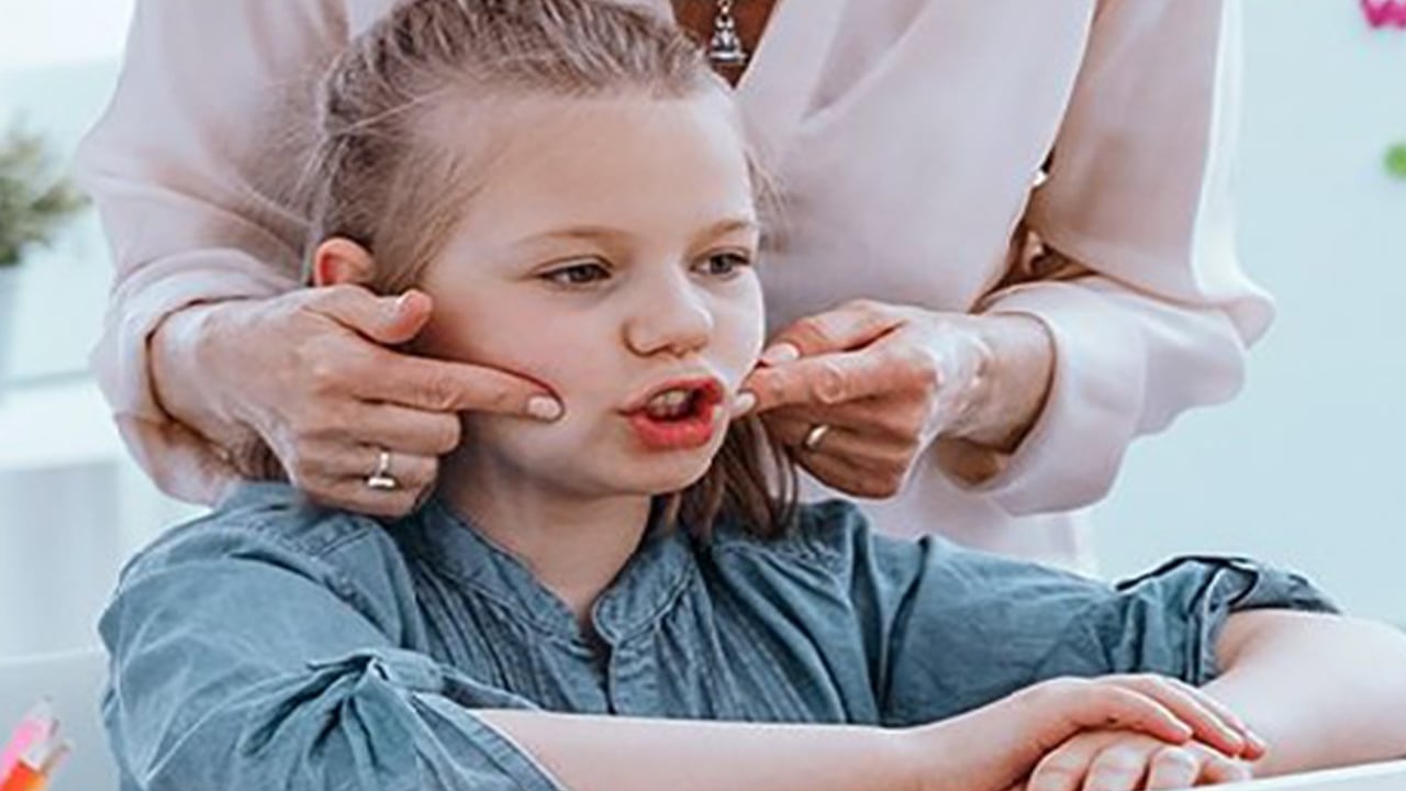 কণ্ঠ অস্বাভাবিক শোনায় কেন