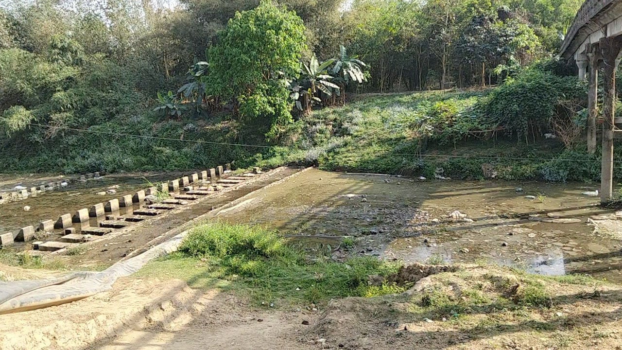 ৩০ পাম্প বন্ধ, হুমকিতে ৫ হাজার হেক্টর বোরো চাষ