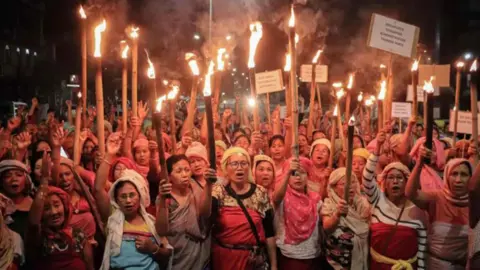 মায়েরা শুধু পরিবারের অভিভাবক নন, শান্তির নির্মাতাও