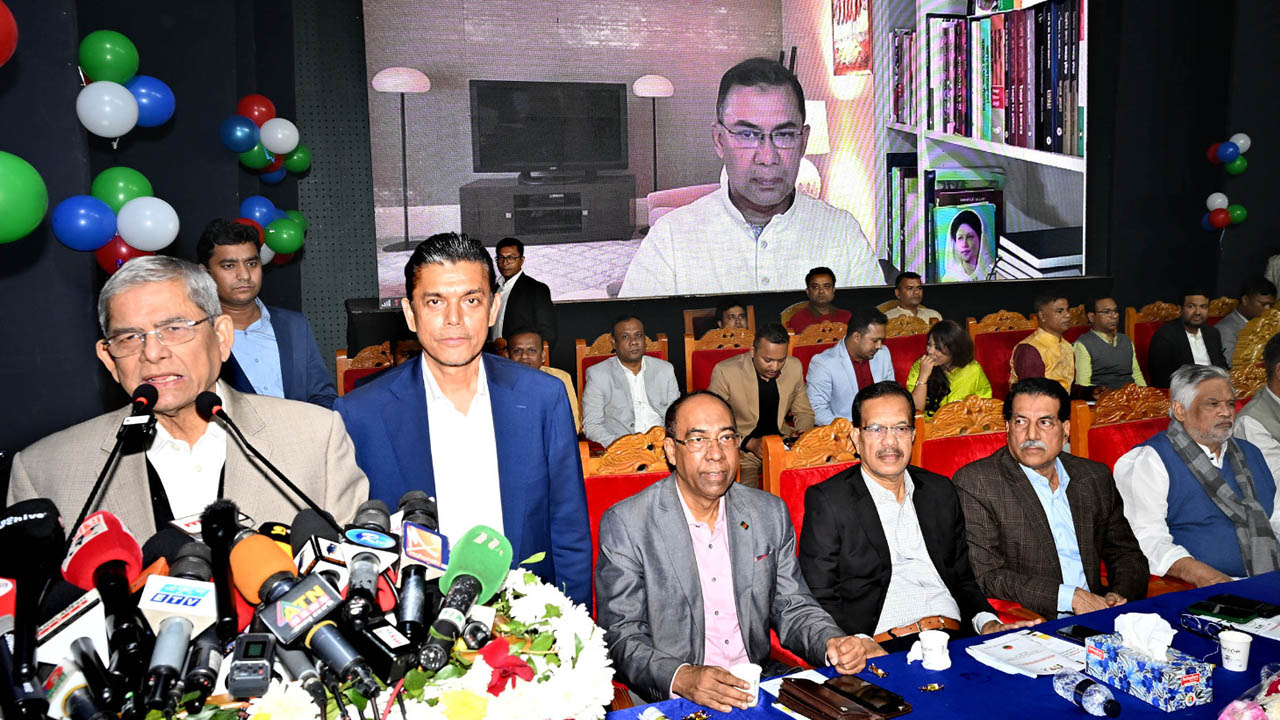 আবার চক্রান্ত শুরু, গ্রহণযোগ্য নির্বাচনেই সমাধান: মির্জা ফখরুল