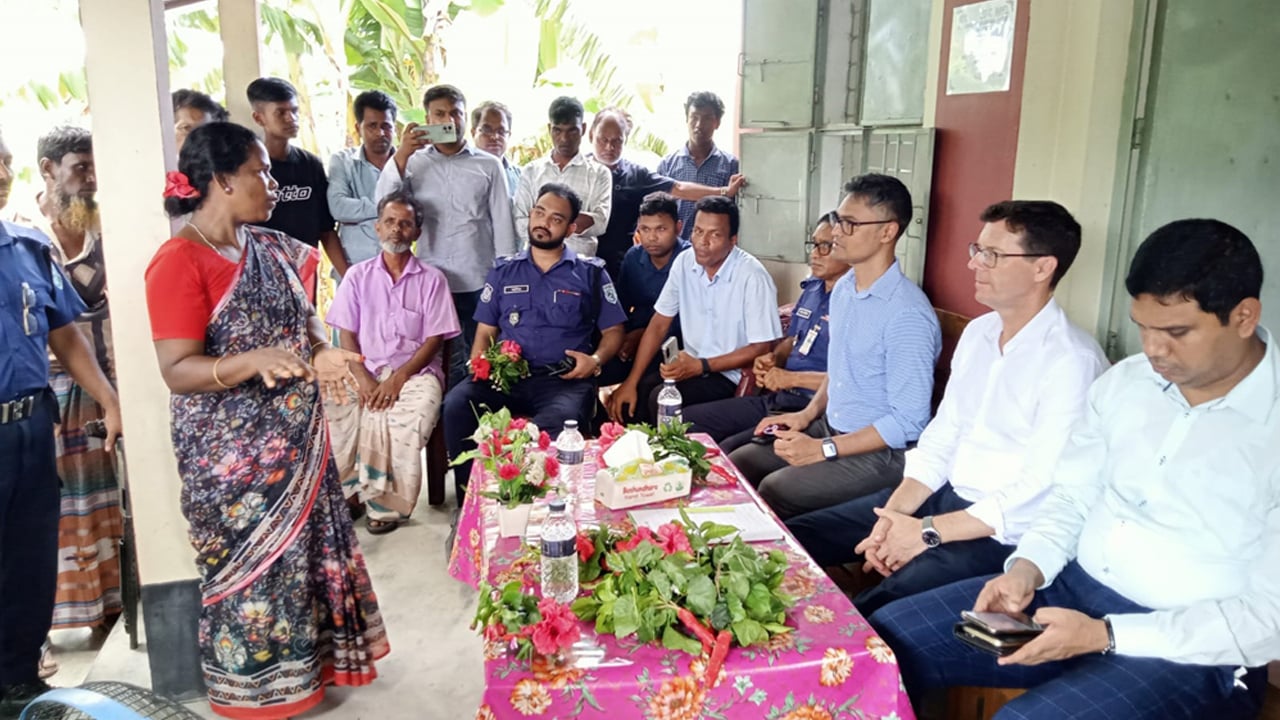 সাঁওতাল কমিউনিটি পরিদর্শনে নরওয়ের রাষ্ট্রদূত