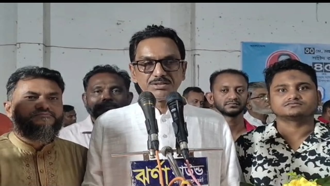 মন্ত্রীকে 'প্রিয় নবী’ বলে ভাইরাল জেলা পরিষদের প্রশাসক