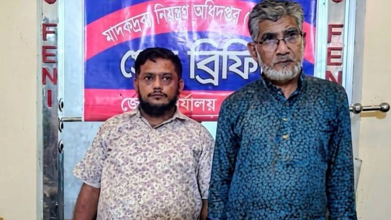 ইয়াবাসহ জেলা তাঁতীদল নেতা গ্রেপ্তার