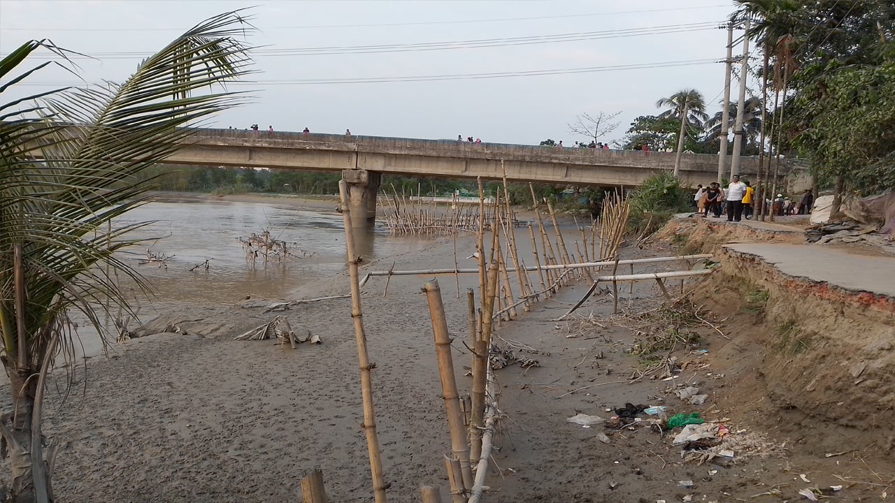 ফেনীর নদী ভাঙন