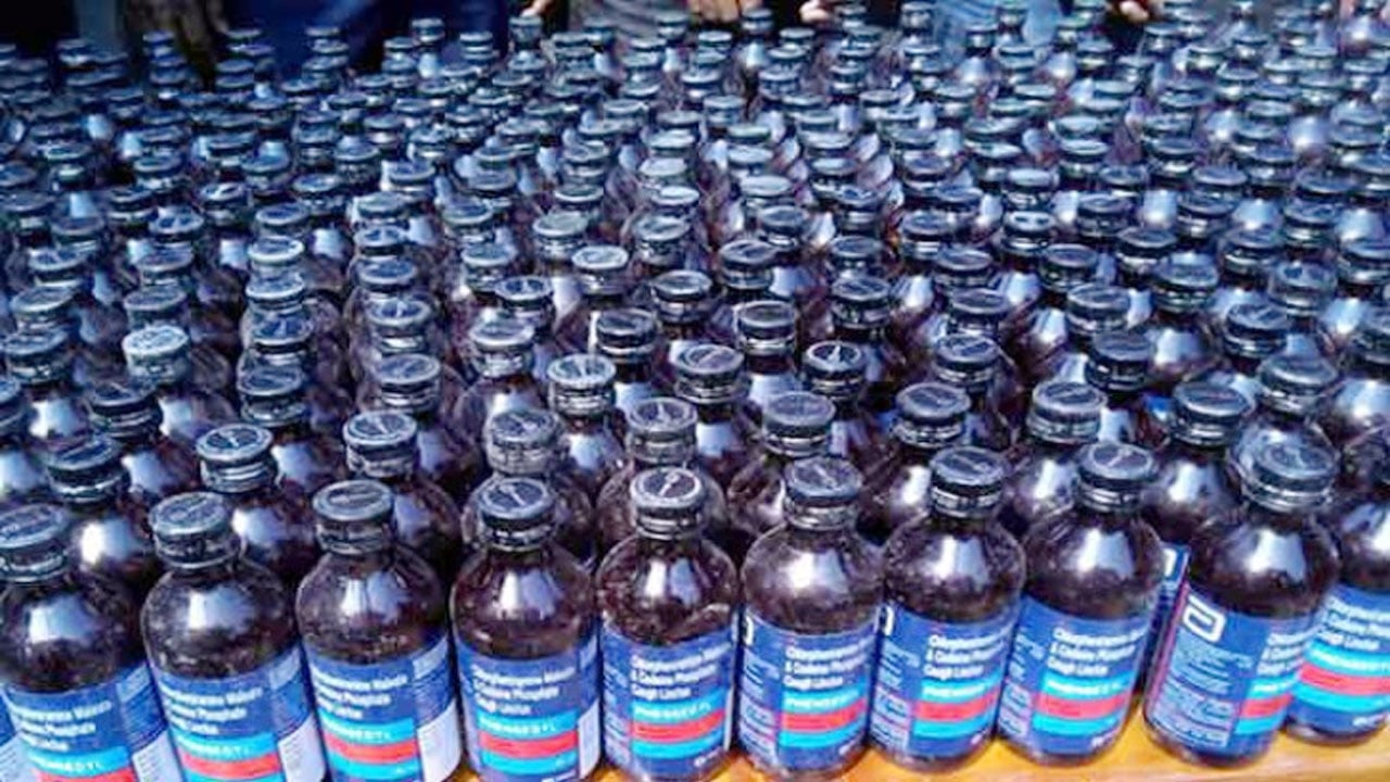 নতুন নামে ফেনসিডিল ঢোকাচ্ছে ভারতীয় মাদক কারবারিরা