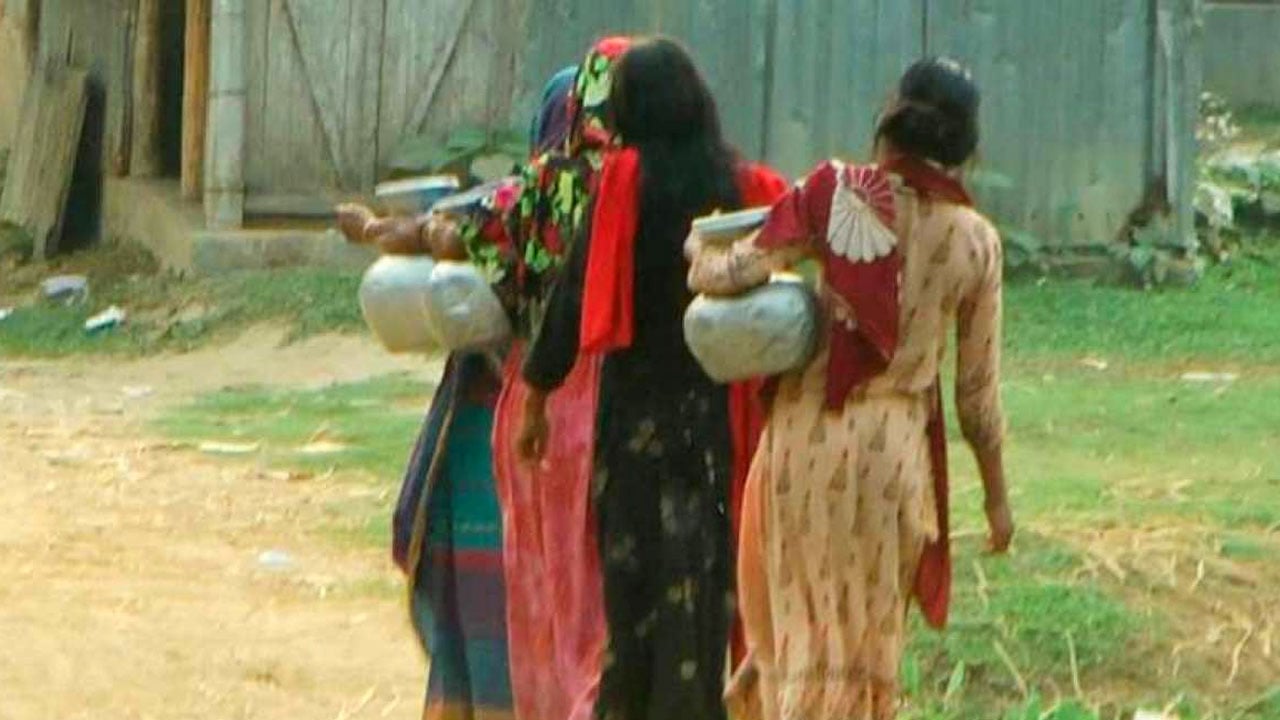 পাহাড়ি জনপদে বিশুদ্ধ পানির সংকট ও সমাধান