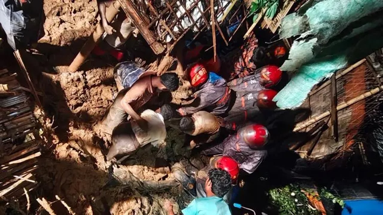 উখিয়া রোহিঙ্গা ক্যাম্পে পাহাড়ধসে ৮ জনের মৃত্যু