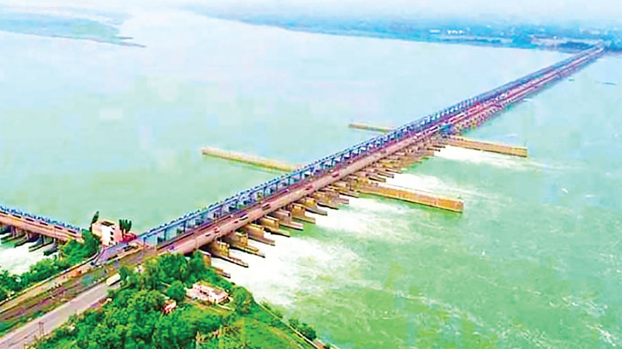 ফারাক্কা থেকে ফেনী : নদী আগ্রাসন ও সমাধান