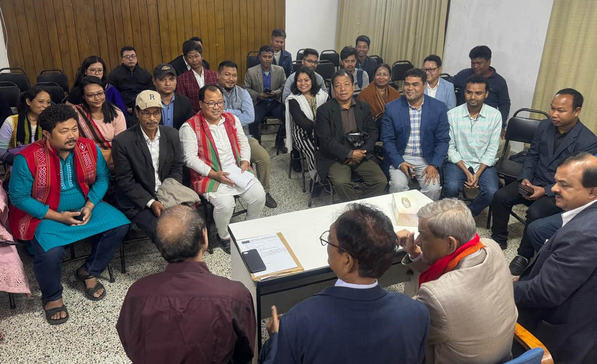 সমতল ভূমি ক্ষুদ্র জাতি গোষ্ঠীর সঙ্গে মির্জা ফখরুলের মতবিনিময়