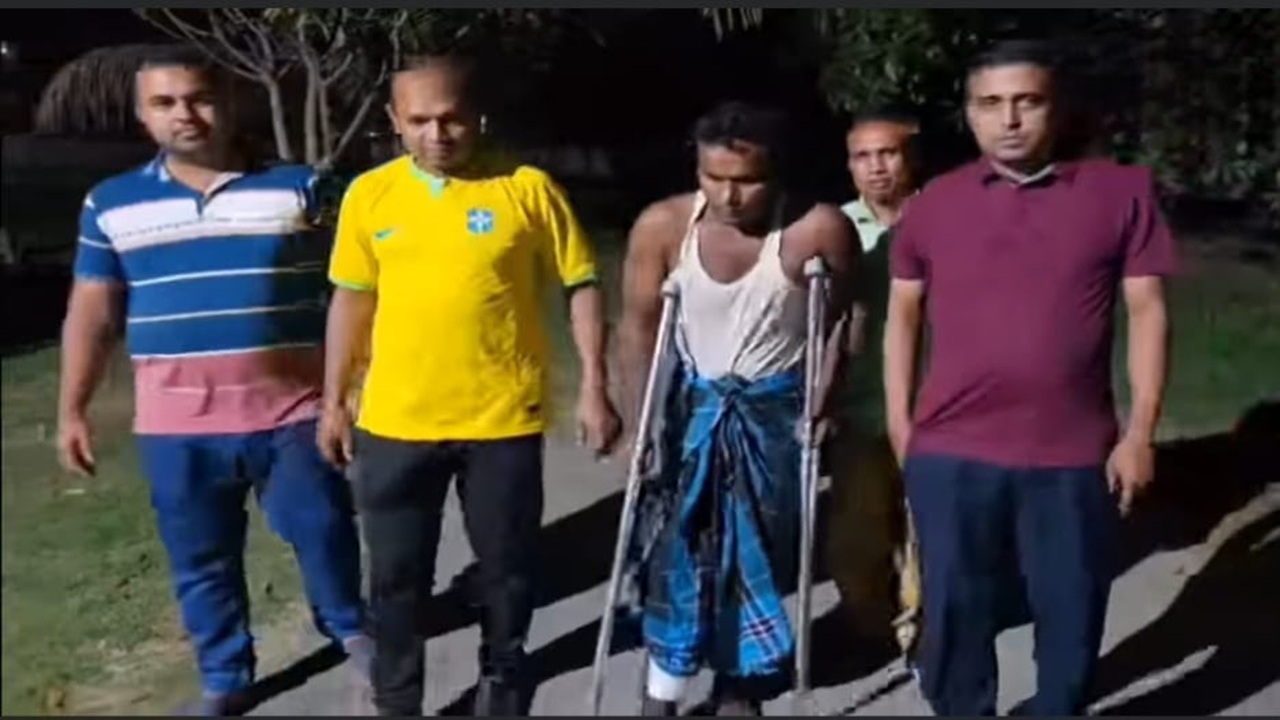 হাসপাতাল থেকে পালানো দুর্ধর্ষ জলদস্যু রফিক গ্রেপ্তার