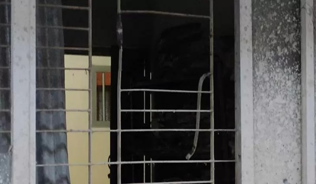 পুলিশ ফাঁড়ির গ্রিল ভেঙে পালালো মাদক ব্যবসায়ী