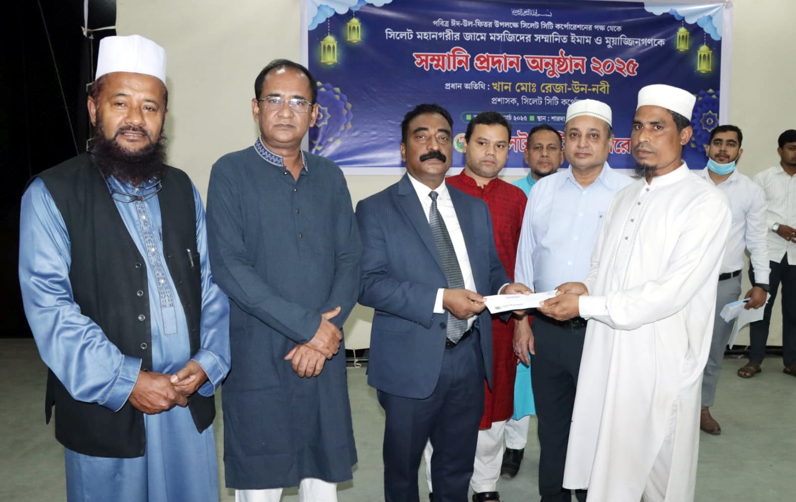 সিলেটে ইমাম-মুয়াজ্জিনদের ৩২ লাখ টাকা সম্মানি প্রদান