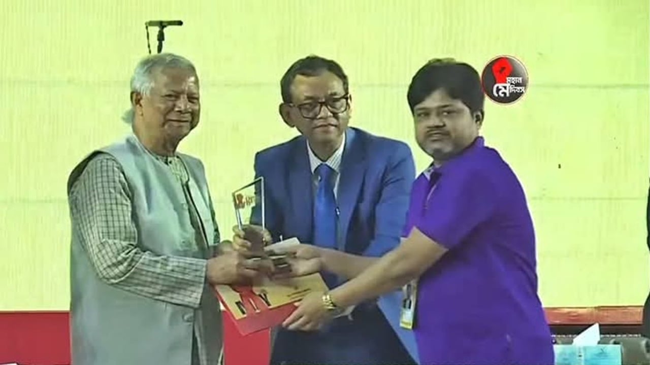 শ্রম বিষয়ক মিডিয়া পুরস্কার পেলেন আমার দেশ-এর সাংবাদিক এমদাদ