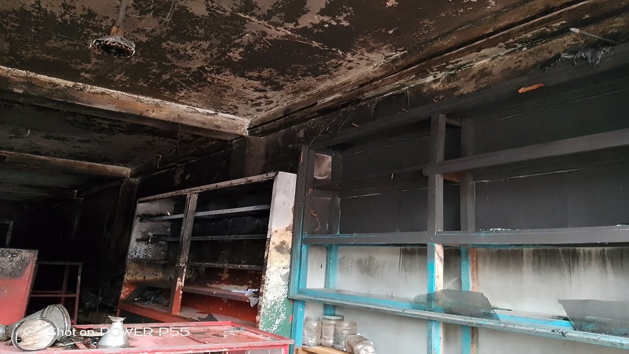 ঘাটাইলে শর্টসার্কিট থেকে আগুন, দোকান পুড়ে ভস্মীভূত