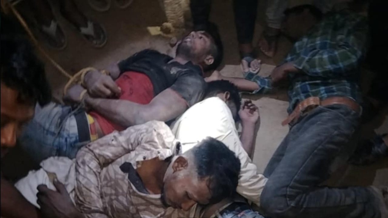 শিবচরে ডাকাত সন্দেহে গণপিটুনিতে ৪ জন আহত