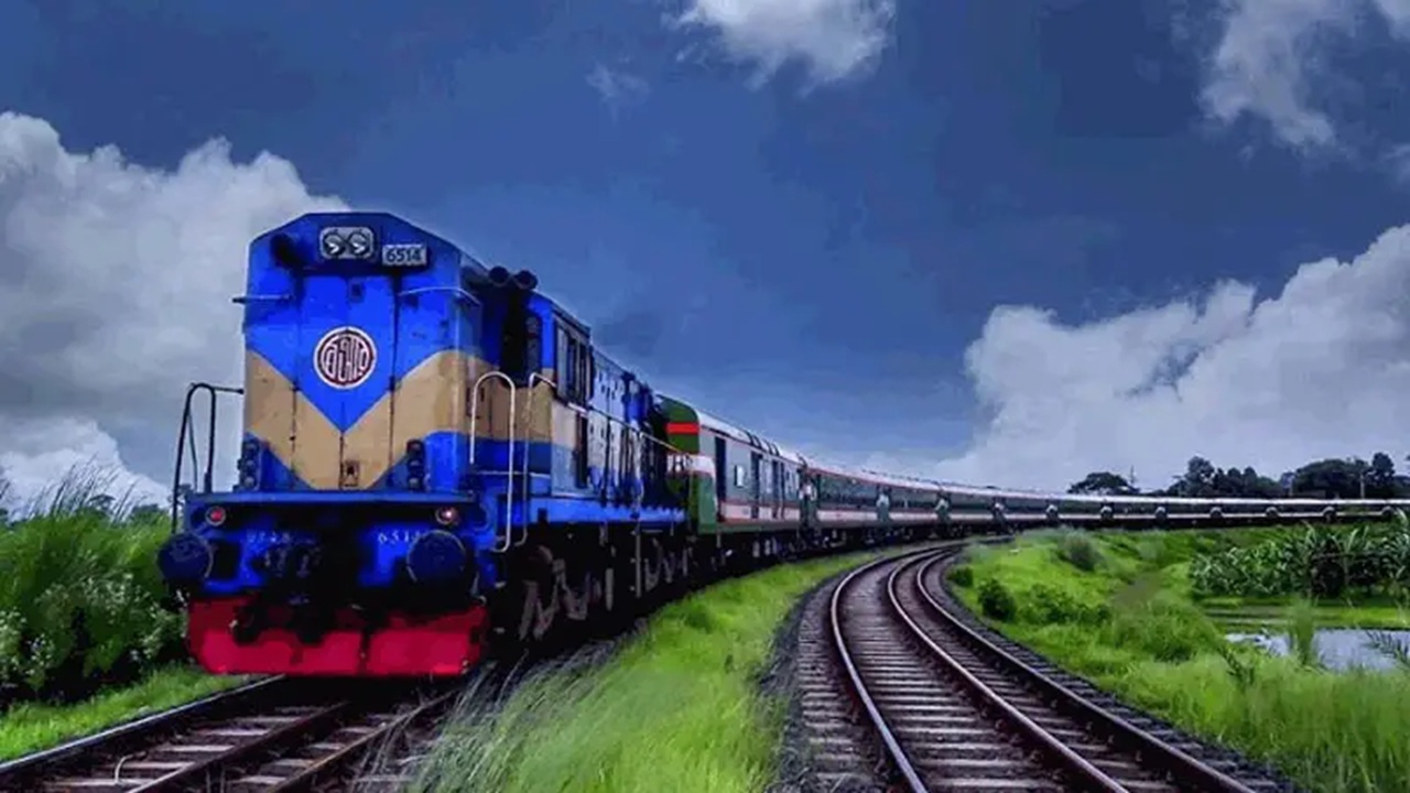 ঈদে ট্রেনযাত্রা: আজ বিক্রি হবে ২৮ মার্চের টিকিট