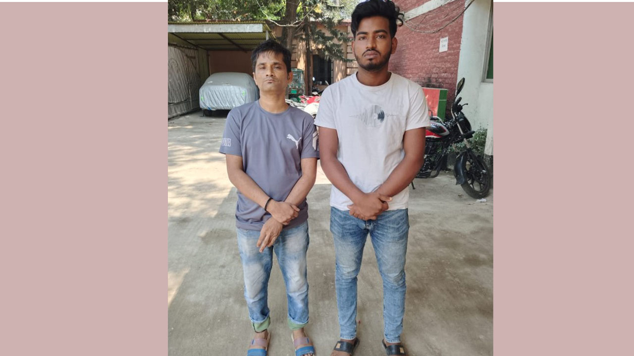 কুমিল্লায় যৌথ বাহিনীর অভিযানে দুই চাঁদাবাজ গ্রেপ্তার