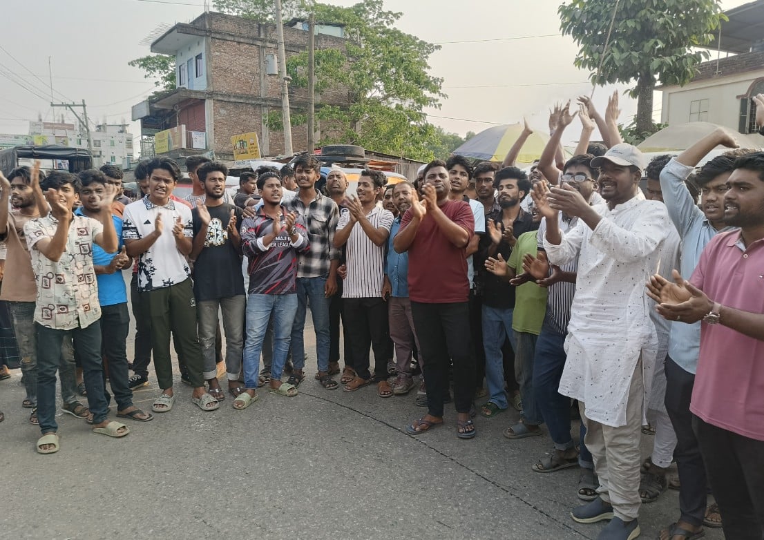 নাসিরুদ্দিন পাটোয়ারীকে অবাঞ্ছিত ঘোষণা করে ছাত্রদলের বিক্ষোভ