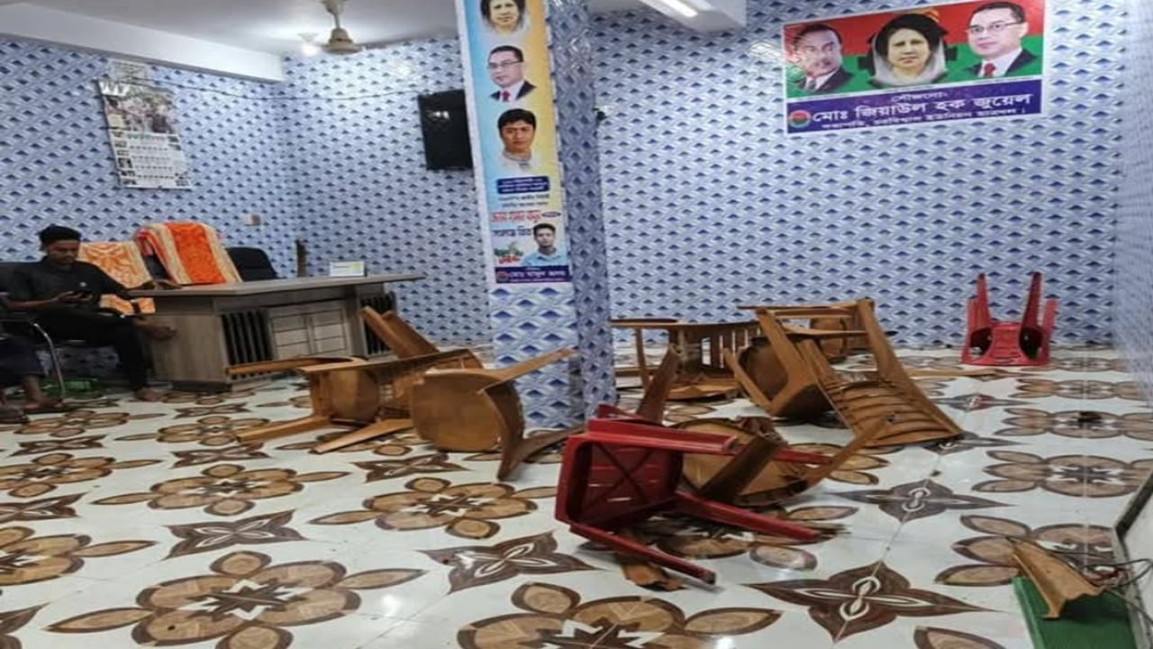 গলাচিপায় বিএনপি-গণঅধিকার পরিষদ কর্মীদের দফায় দফায় সংঘর্ষ